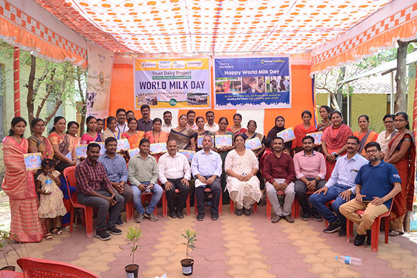 World Milk Day Celebrated with 150 Dairy Farmers in Maharashtra