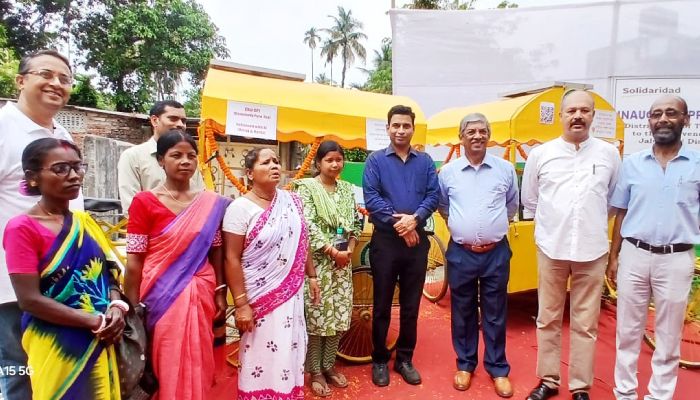 A Tea Cart Initiative Opens Up Livelihood Opportunities for Small-Scale Tea Farmers and Sellers